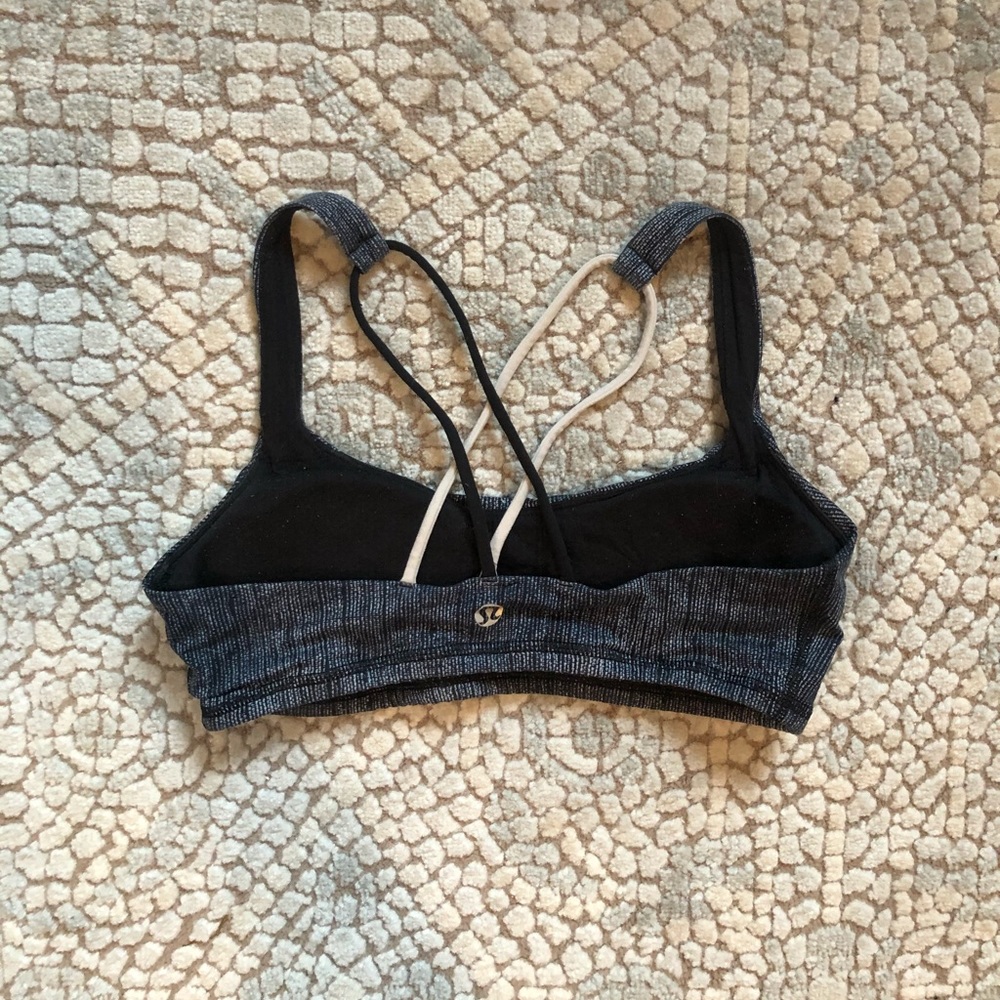 Lululemon Sports Bra - B&W Pattern, Size 4